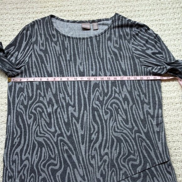 Chico’s Women’s Gray Zebra Patterned Long Sleeve Top Size 3 - Picture 7 of 10